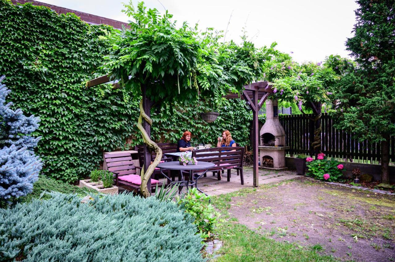 Vila Lumir Poděbrady Exteriör bild